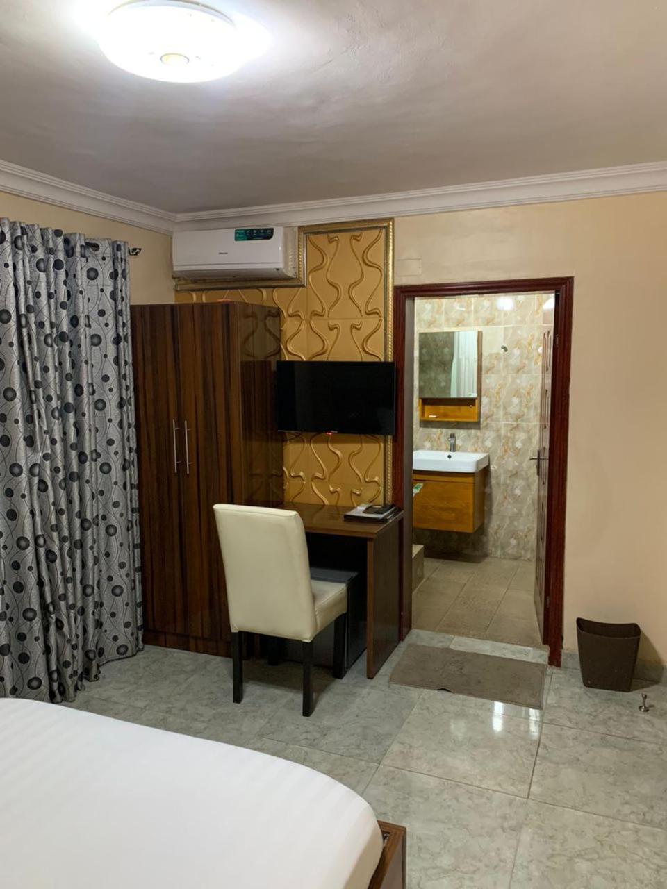 Royal Marquis Hotel 이바단 외부 사진