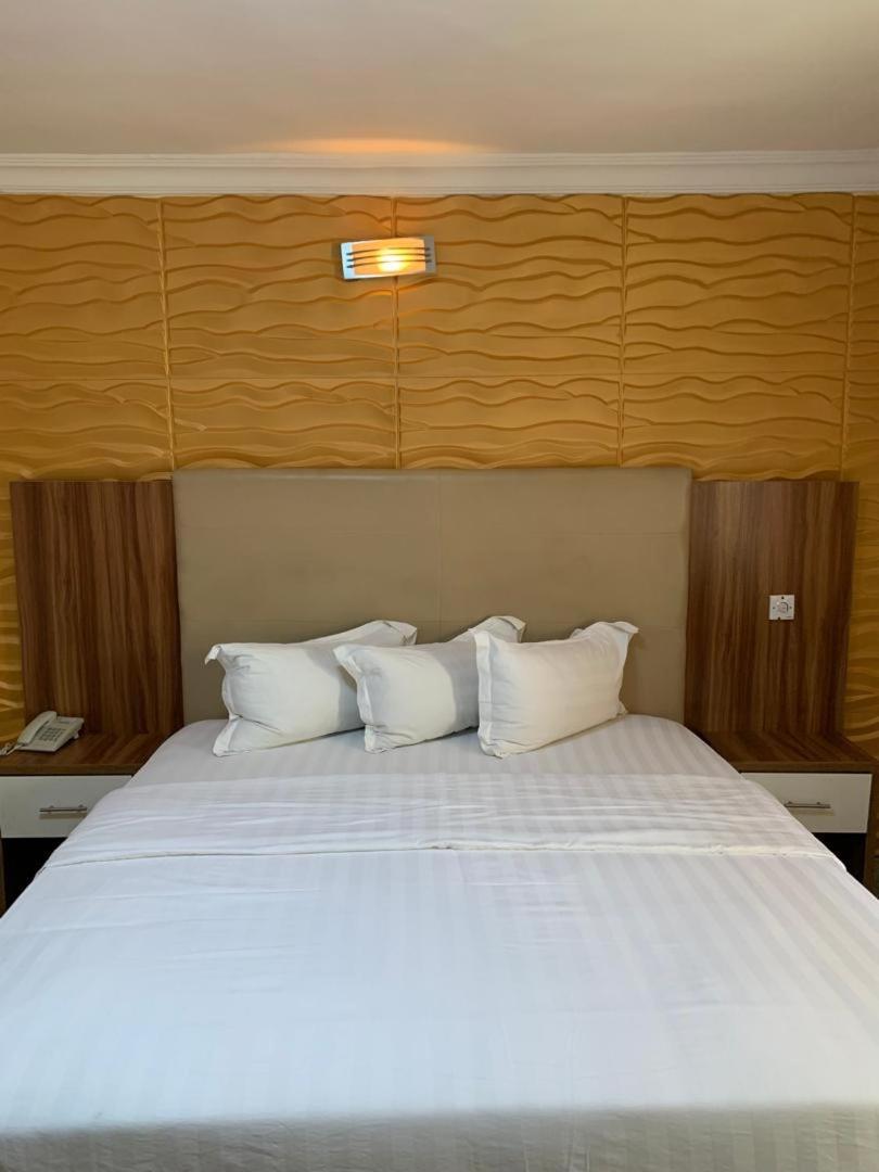 Royal Marquis Hotel 이바단 외부 사진